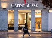 Il logo di Credit Suisse davanti a una filiale a Berna