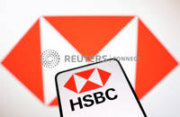 Logo HSBC Bank su uno smartphone