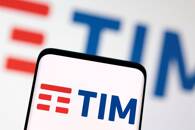 Il logo Telecom Italia sullo schermo di uno smartphone
