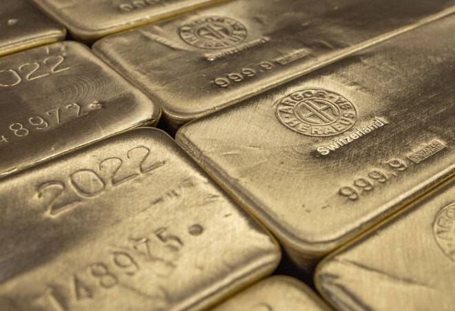 الذهب يحوم فوق 2000 دولار وسط ترقب لسياسة الاحتياطي الاتحادي