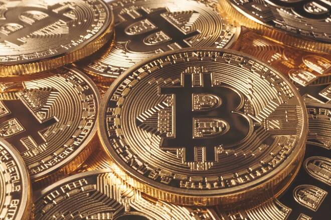 Bitcoin bei 10.000 USD oder wird der Bitcoin Cash ihm den Wind aus den Segeln zu nehmen?