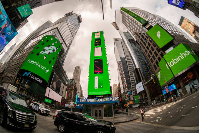 Times Square mit Robinhood Werbung