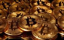 ARCHIV: Abbildung der Digitalwährung Bitcoin, 13. März 2020. REUTERS/Dado Ruvic/Illustration