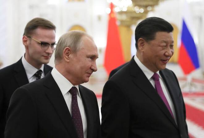 ARCHIV: Der russische Präsident Wladimir Putin mit seinem chinesischen Amtskollegen Xi Jinping im Kreml in Moskau, Russland