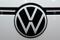 ARCHIV: Das Logo des Automobilherstellers Volkswagen Nutzfahrzeuge auf der IAA Transportmesse in Hannover, Deutschland