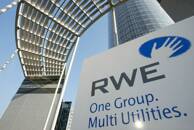 ARCHIV: Ein Blick von außen auf die Zentrale der RWE AG in Essen.
