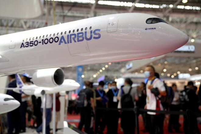 ARCHIV: Ein Modell des Airbus A350-1000 Jetliners in Zhuhai, Provinz Guangdong, China