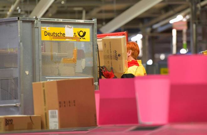 ARCHIV: Verteilzentrum der Deutschen Post DHL bei Dresden