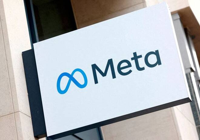 ARCHIV: Das Logo von Meta auf einem Gebäude in Brüssel