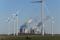 ARCHIV: Windkraftanlagen des deutschen Energieversorgers RWE stehen vor den RWE-Braunkohlekraftwerken in Neurath, Deutschland
