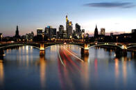 ARCHIV: Die Skyline von Frankfurt, Deutschland