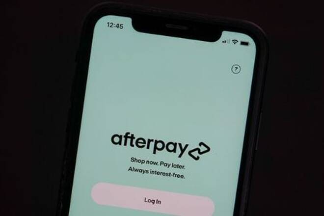 Die Afterpay-App auf dem Bildschirm eines Mobiltelefons in einer