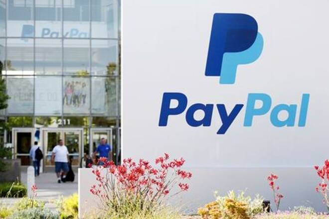 Ein PayPal-Schild an einem Bürogebäude in San Jose, Kalifornien,