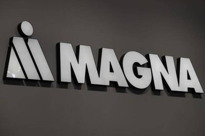 Das Magna-Logo bei der Automesse IAA Mobility 2021, München,