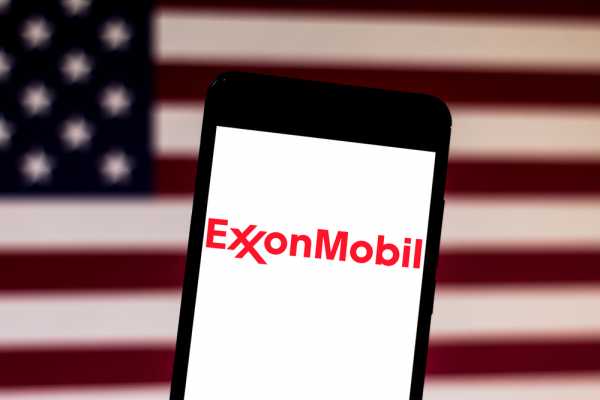 Exxon Mobil Shares Move Lower Amid Reports About Mega Merger Talks In 2020