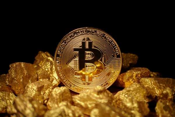 JPMorgan's Dimon Calls Bitcoin 'Fool's Gold'