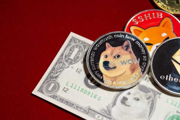 DOGE and SHIB See Red in a Mixed Crypto Session on Saturday