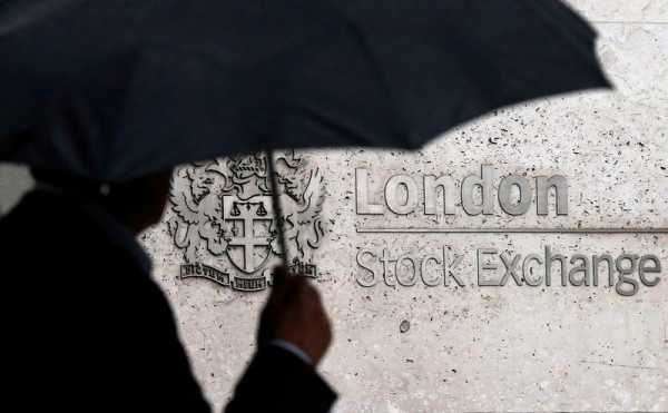 UK markets shrug off Hunt’s budget; bank turmoil in focus