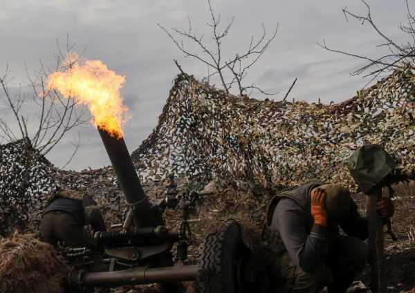 Mortars, artillery and small arms fire as battle for Bakhmut rages
