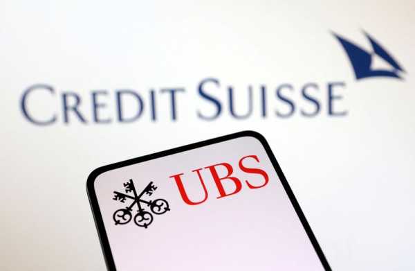 U.S. authorities weighing in on possible Credit Suisse-UBS deal: Bloomberg News thumbnail