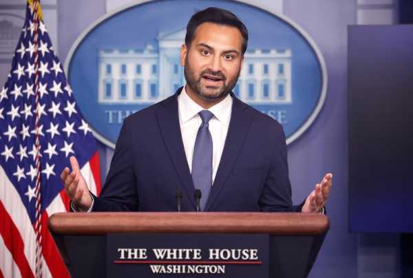 Alaska oil drilling protesters disrupt White House climate adviser appearance thumbnail