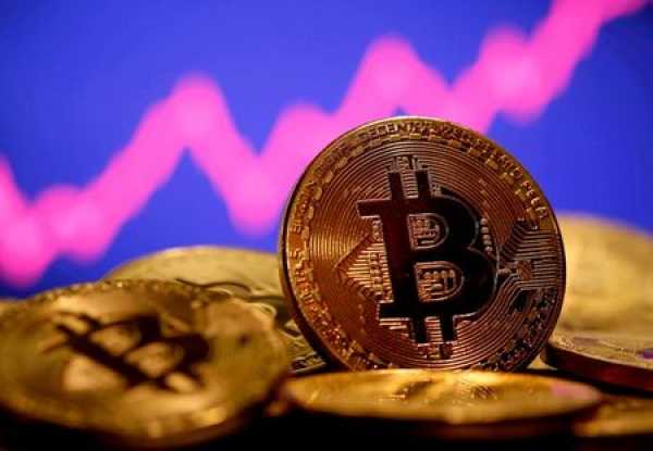 Bitcoin Breaks Above 21 Ema Resistance in 5 Waves